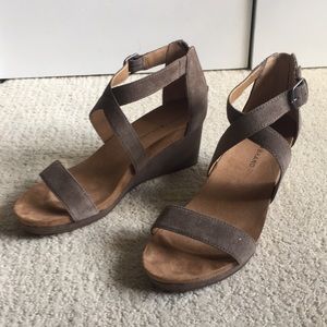 New w/o tagsWomen’s Lucky Brand shoes. Size 9.5